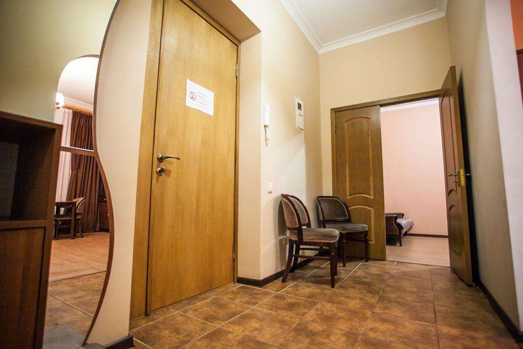 Apartment On Khreshchatyk 21 Kiev Exterior foto